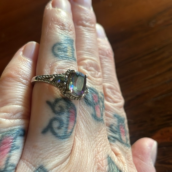 Beautiful Mystic Topaz Ring Set in Sterling Silver - Picture 4 of 11